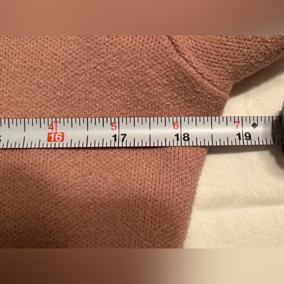 Le Lis Cropped Sweater SZ Large - Picture 9 of 12